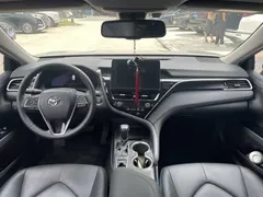 2021 Toyota Camry 2.5G Luxury — фото 5