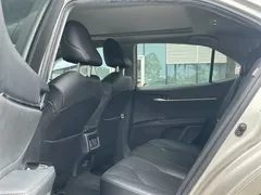 2021 Toyota Camry 2.5G Luxury — фото 7