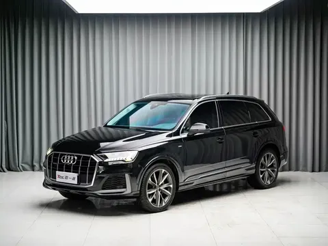 2023 Audi Q7 55 TFSI quattro S line Sport