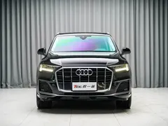2023 Audi Q7 55 TFSI quattro S line Sport, чёрный — фото 2