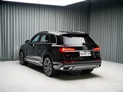 2023 Audi Q7 55 TFSI quattro S line Sport, чёрный — фото 10