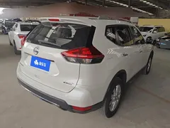 2021 Nissan X-Trail 2.0L CVT 2WD XL ITS Comfort, белый — фото 3