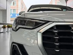 2021 Audi Q3 35 TFSI Sport, белый — фото 7