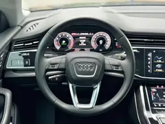 2022 Audi Q8 55 TFSI Luxury Dynamic, чёрный — фото 3