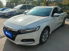 2018 Honda Accord 260TURBO Luxury, белый — фото 1