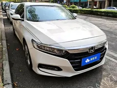 2018 Honda Accord 260TURBO Luxury, белый — фото 2