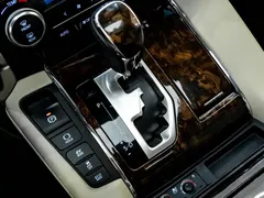 2021 Toyota Alphard Hybrid 2.5L Luxury, чёрный — фото 21