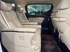 2021 Toyota Alphard Hybrid 2.5L Premium, белый — фото 12