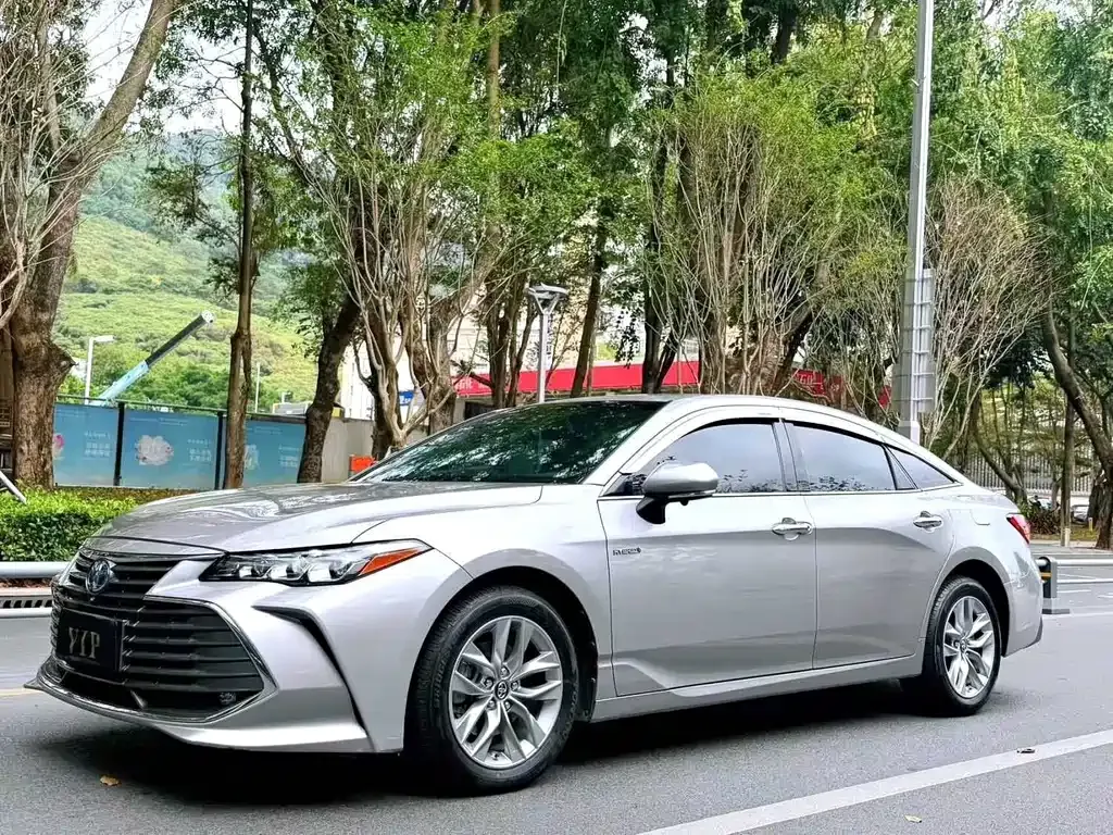 2019 Toyota Avalon Hybrid 2.5L Luxury