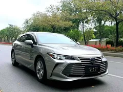 2019 Toyota Avalon Hybrid 2.5L Luxury — фото 2
