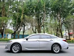 2019 Toyota Avalon Hybrid 2.5L Luxury — фото 3
