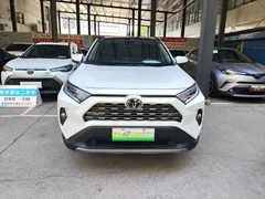 2021 Toyota RAV4 2.0L CVT 4WD Premium, белый — фото 2
