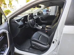2021 Toyota RAV4 2.0L CVT 4WD Premium, белый — фото 4