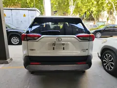 2021 Toyota RAV4 2.0L CVT 4WD Premium, белый — фото 14