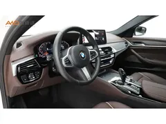2022 BMW 5 Series 530Li 2.0T Leading M Sport Package, белый — фото 6