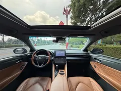 2023 Toyota Avalon Hybrid 2.5L XLE Premium, чёрный — фото 15