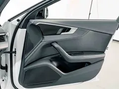 2023 Audi A4L 40 TFSI Luxury Dynamic, белый — фото 13