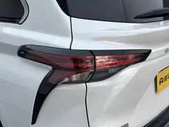 2021 Toyota Sienna 2.5L Hybrid Premium, белый — фото 8