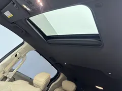 2021 Toyota Sienna 2.5L Hybrid Premium, белый — фото 11