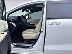2021 Toyota Sienna 2.5L Hybrid Premium, белый — фото 13