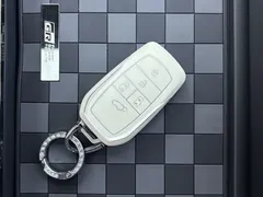 2021 Toyota Sienna 2.5L Hybrid Premium, белый — фото 15