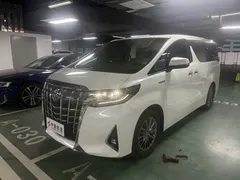 2021 Toyota Alphard Hybrid 2.5L Premium, белый — фото 1