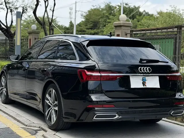 2022 Audi A6 Avant 40 TFSI Luxury Sport