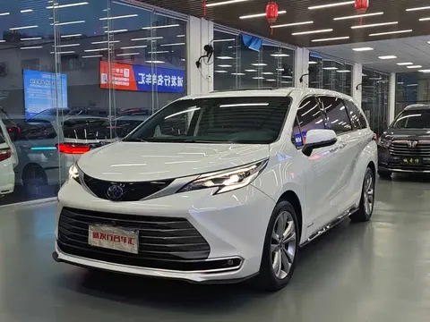 2023 Toyota Sienna 2.5L Hybrid Premium