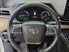 2023 Toyota Sienna 2.5L Hybrid Premium, белый — фото 10