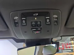 2023 Toyota Sienna 2.5L Hybrid Premium, белый — фото 12