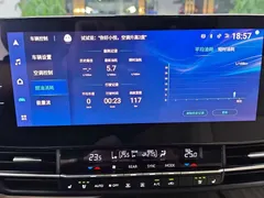 2023 Toyota Sienna 2.5L Hybrid Premium, белый — фото 17