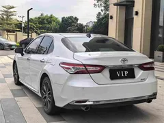 2023 Toyota Camry 2.5G Luxury, белый — фото 7