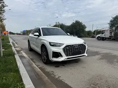 2022 Audi Q5L Sportback 40 TFSI Luxury, белый — фото 3