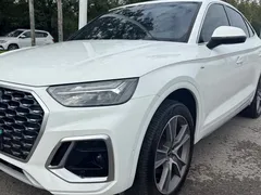 2022 Audi Q5L Sportback 40 TFSI Luxury, белый — фото 4