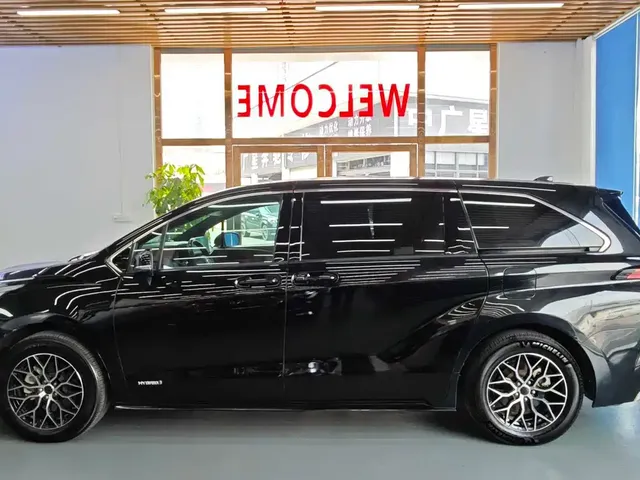 2023 Toyota Sienna 2.5L Hybrid Comfort