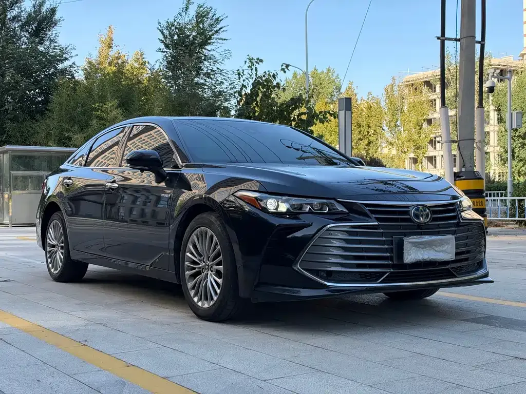 2019 Toyota Avalon Hybrid 2.5L XLE Premium