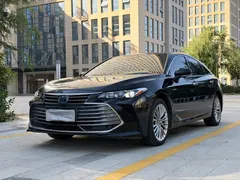 2019 Toyota Avalon Hybrid 2.5L XLE Premium, чёрный — фото 3