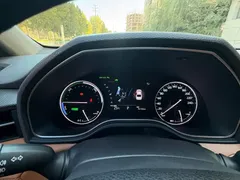 2019 Toyota Avalon Hybrid 2.5L XLE Premium, чёрный — фото 11