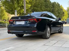 2019 Toyota Avalon Hybrid 2.5L XLE Premium, чёрный — фото 14