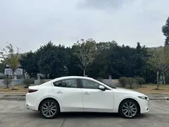 2023 Mazda 3 2.0L AT, белый — фото 3