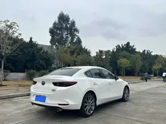 2023 Mazda 3 2.0L AT, белый — фото 4