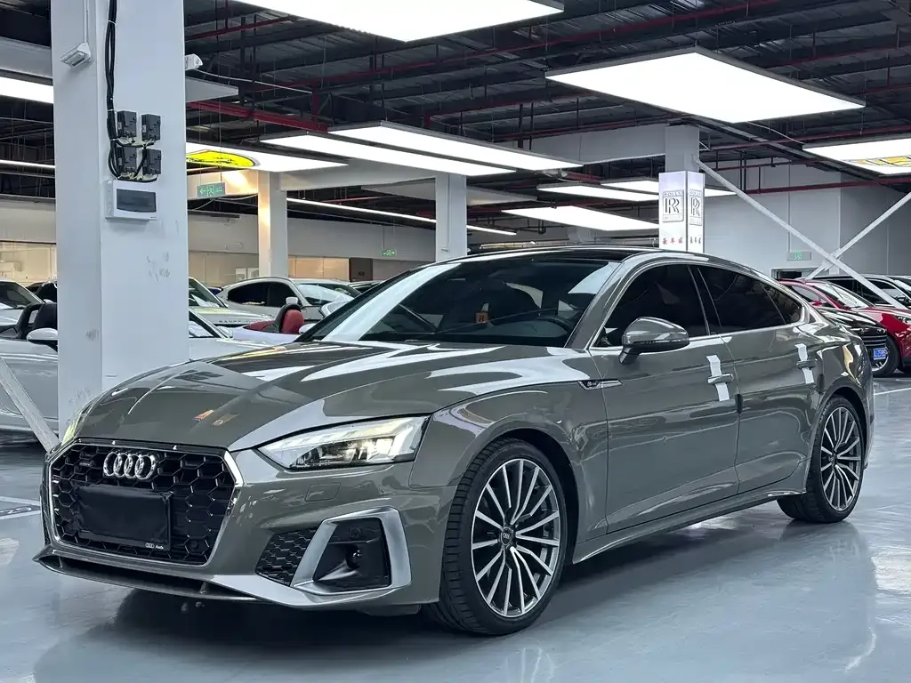 2022 Audi A5 Sportback 40 TFSI quattro Luxury Sport