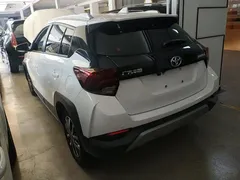 2021 Toyota Yaris L Zhixuan X 1.5L CVT Luxury, белый — фото 3