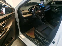 2021 Toyota Yaris L Zhixuan X 1.5L CVT Luxury, белый — фото 9