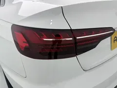 2020 Audi A4L 40 TFSI quattro Luxury Dynamic, белый — фото 19