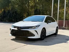 2021 Toyota Corolla TNGA 1.5L CVT GR Sport, белый — фото 1