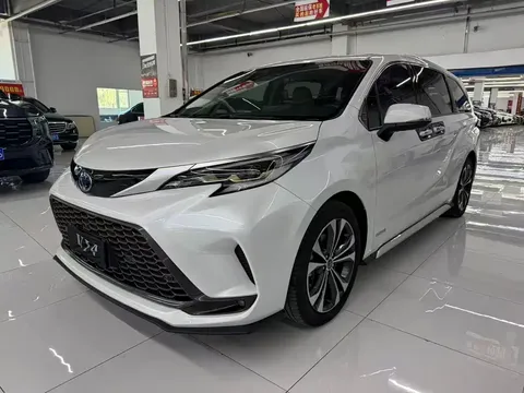 2023 Toyota Granvia 2.5L Hybrid Premium Plus