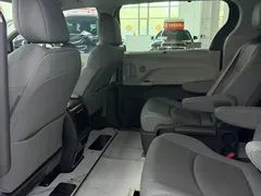2023 Toyota Granvia 2.5L Hybrid Premium Plus, белый — фото 5