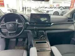 2023 Toyota Granvia 2.5L Hybrid Premium Plus, белый — фото 6