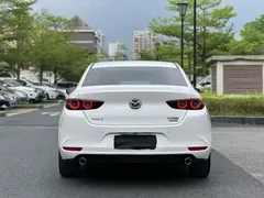 2021 Mazda 3 2.0L AT, белый — фото 9